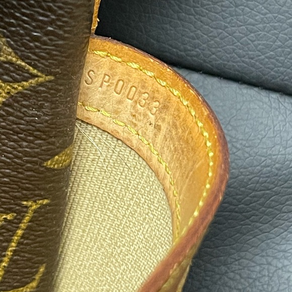 Louis Vuitton Reporter Monogram PM Canvas Crossbody Bag - Picture 7 of 16